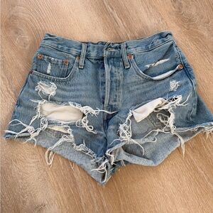 Levi’s | Distressed Denim Women Shorts